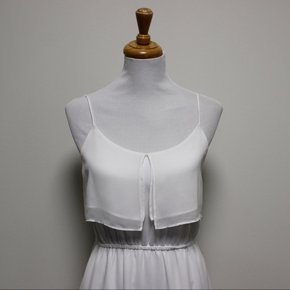 EUC BCBGeneration White Sleeveless Elastic Waist - Picture 2 of 4